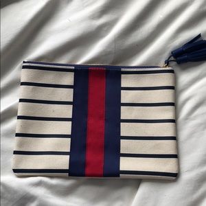 Vineyard Vines zip hand clutch